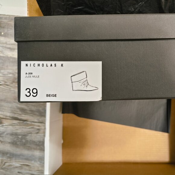 Nicholas K Jude Mule, lambskin leather, size W39, beige- RARE, sold out online! - Picture 14 of 16